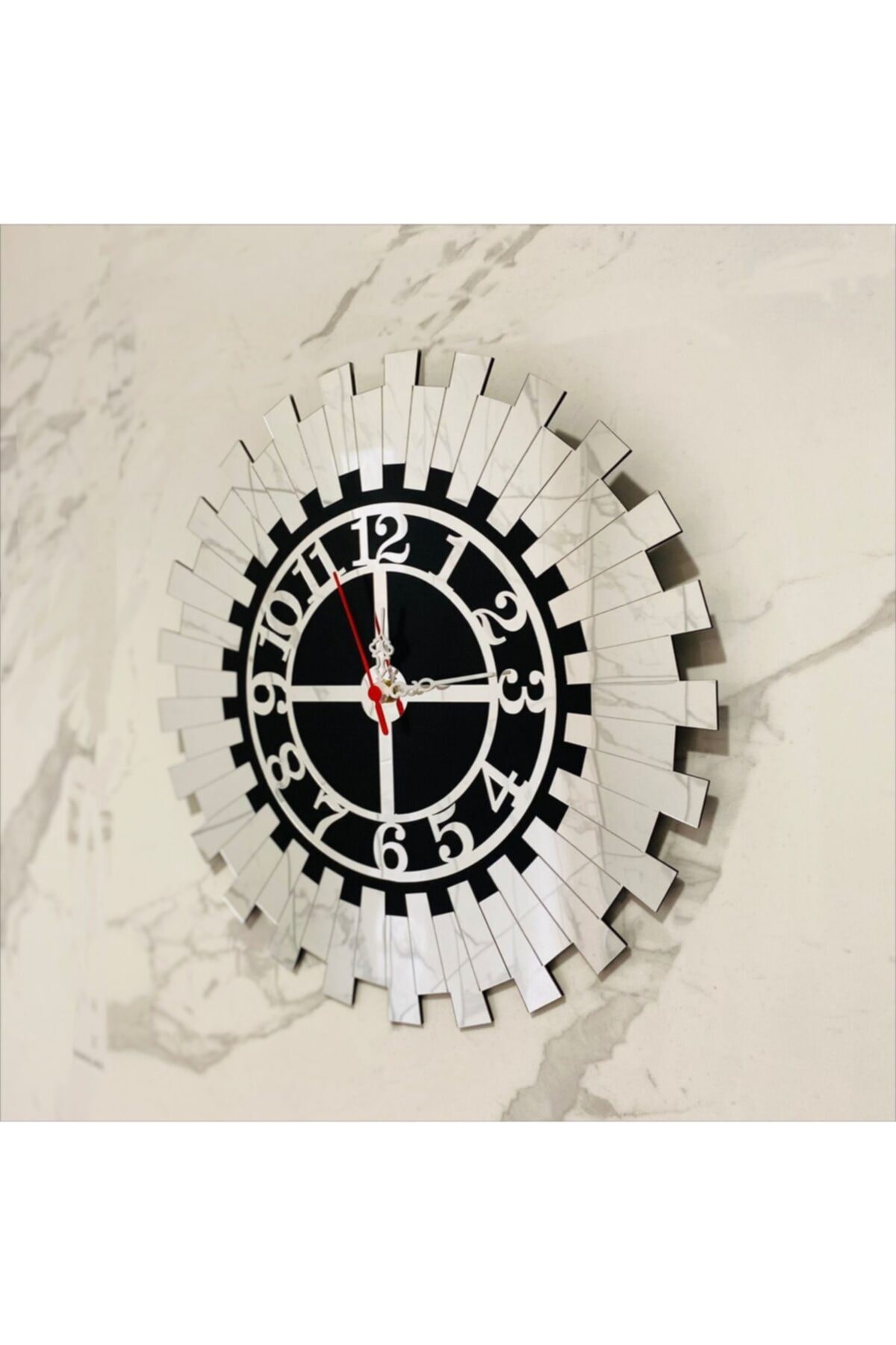 Dekoratif Gümüş Duvar Saati Mdf Üzeri Aynalı Pleksi 40 x 40