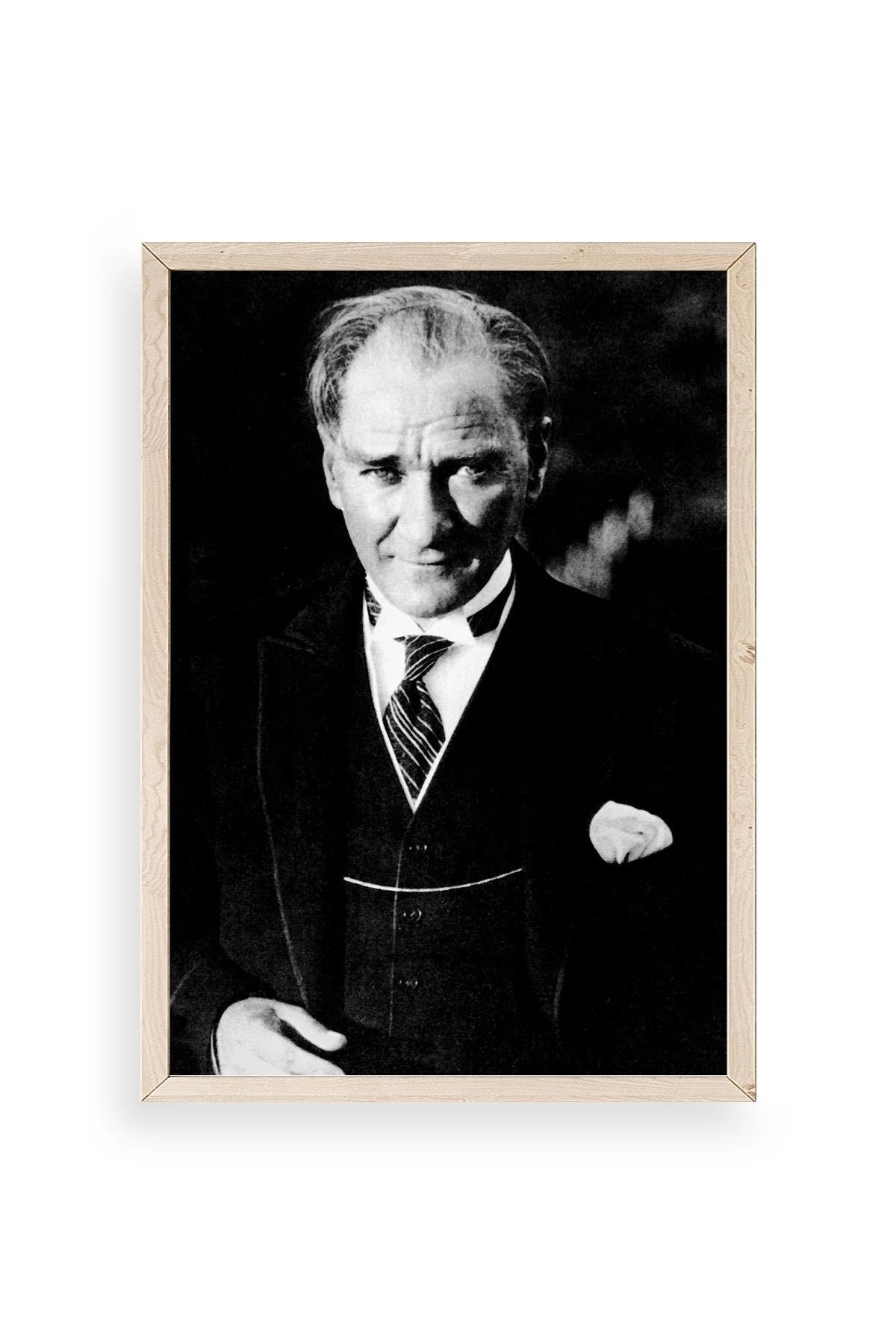 Atatürk Ahşap Çerçeveli Tablo 50 x 70