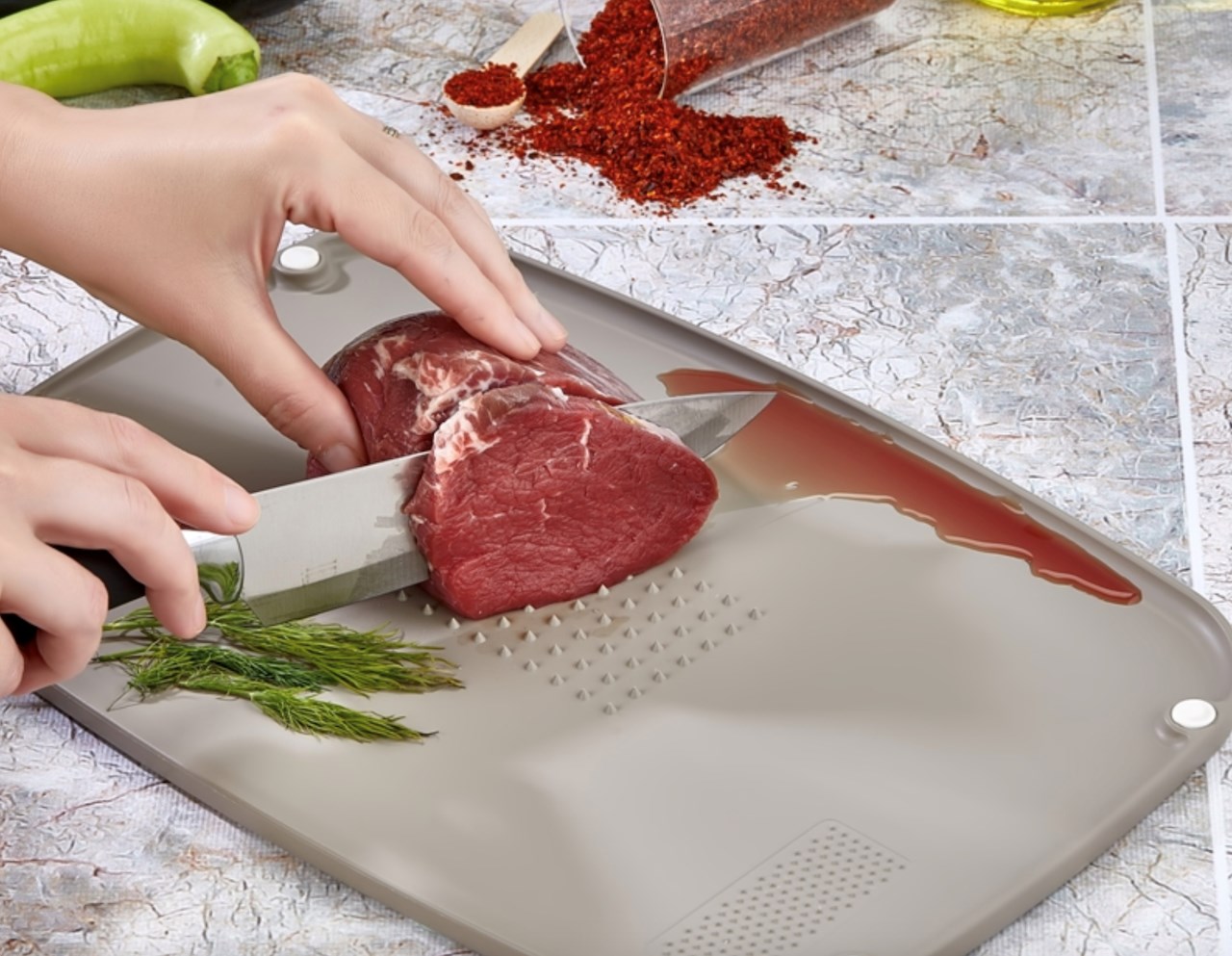 Kesim Panosu – Tırtıklı Yüzey, Sarımsak Ezme Fonksiyonu ve Sabitleme Özelliği