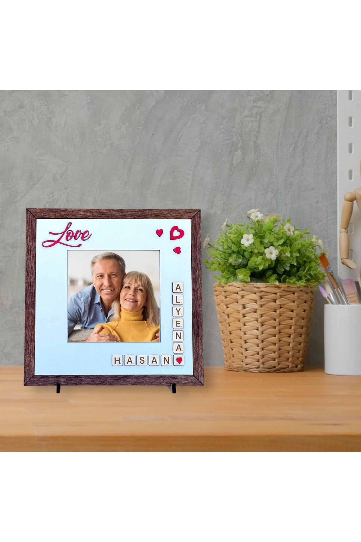 Kişiye Özel Aşk Temalı İsimli Ahşap Fotoğraf Çerçevesi – Sevgiliye Hediye 20x20 cm Kare