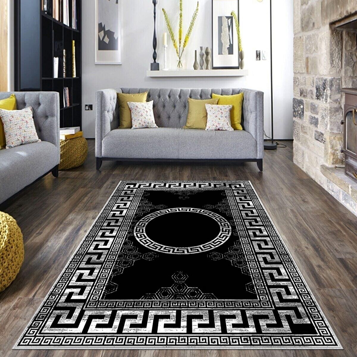 Siyah Zemin Versace Desenli Yıkanabilir Kaymaz Taban Leke Tutmaz Modern Salon Halısı ve Yolluk