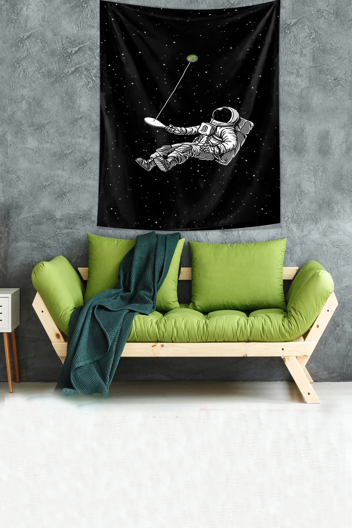 Uzayda Pinpon Oynayan Astronot Leke Tutmaz Kadife Kumaş Duvar Örtüsü Duvar Halısı Tapestry