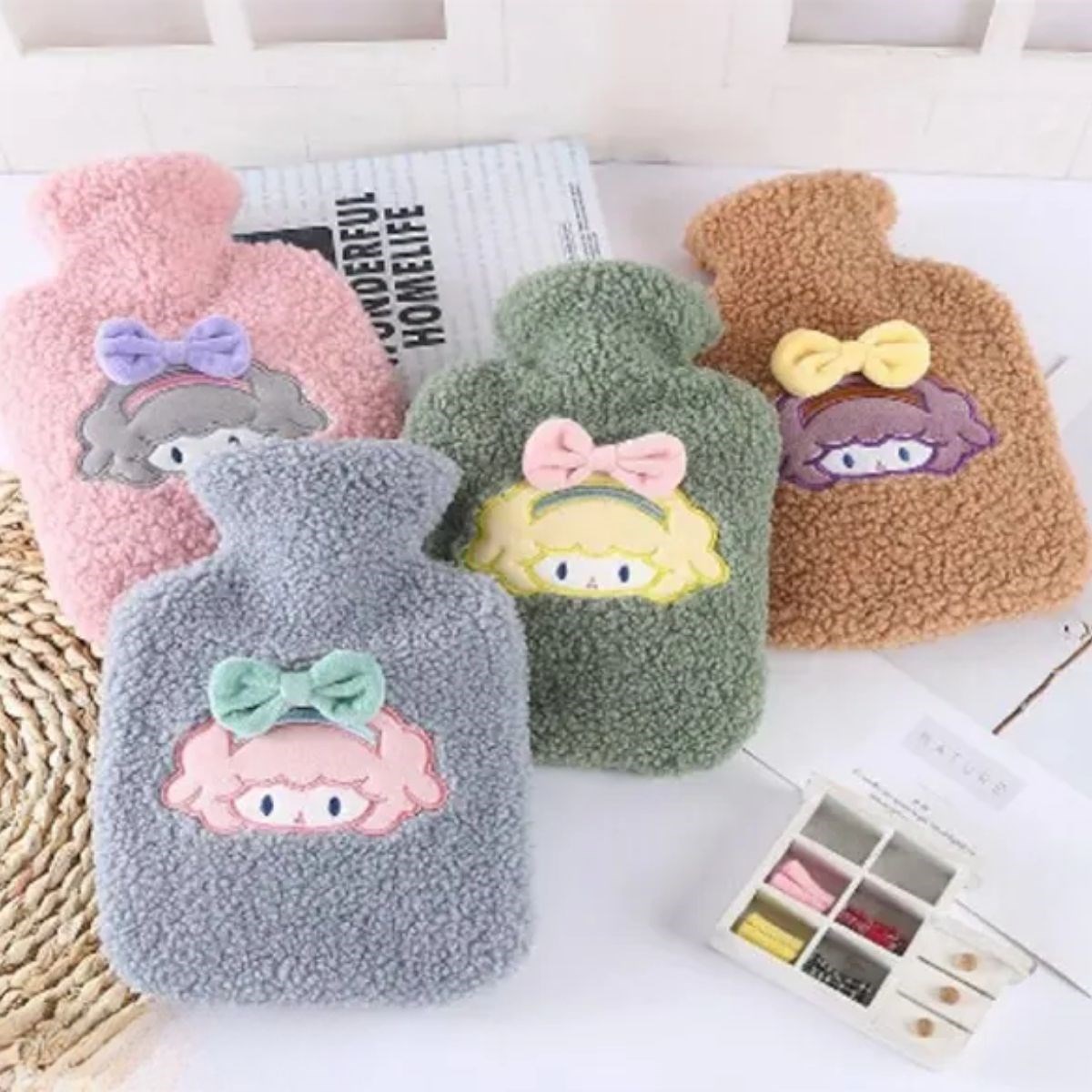 Ürün Gezgini®  1 Litre Polar Peluş Örgülü,Kurdeleli Saçlı Kız Model Sıcak Su Torbası