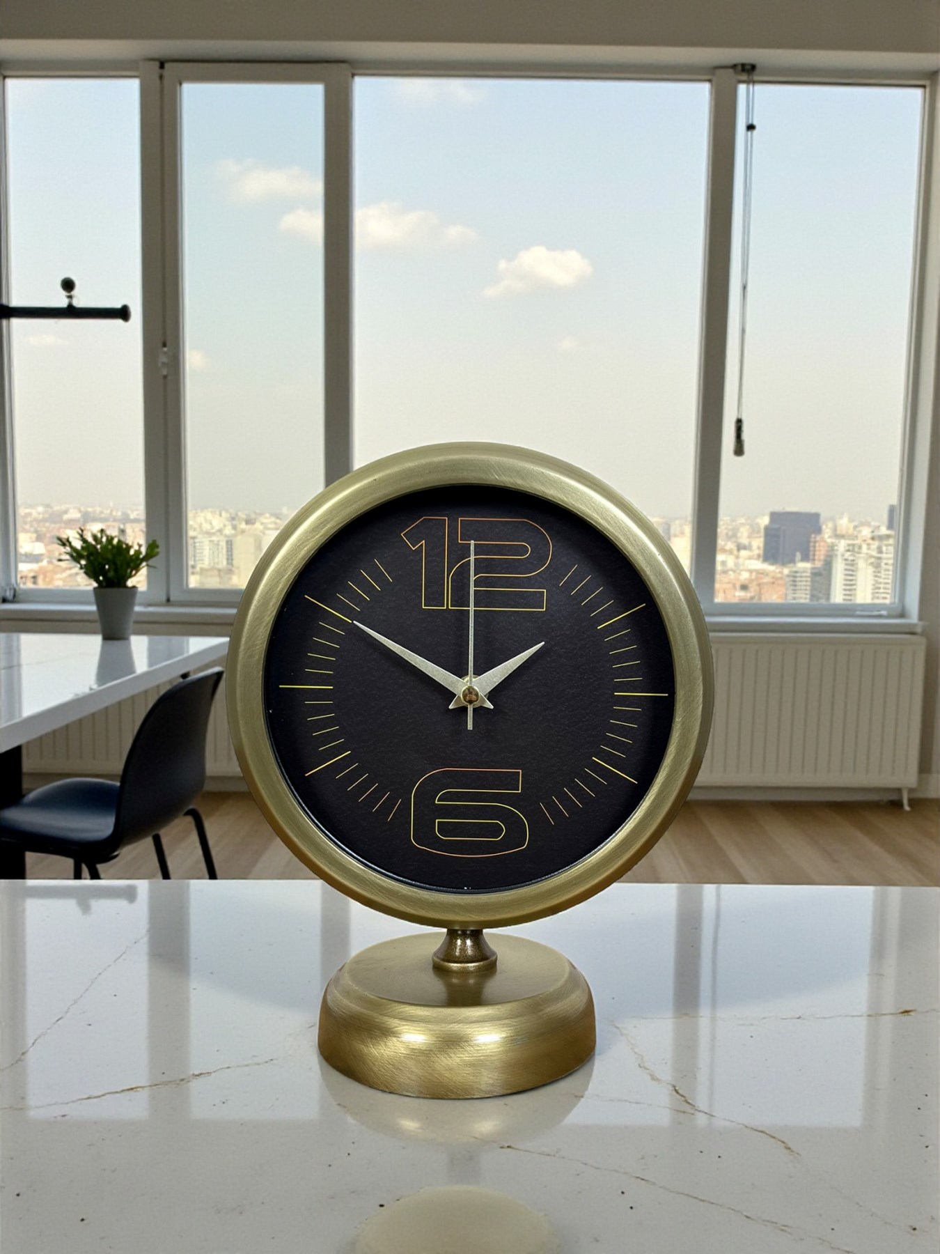 Retro Modern Tasarım 25 x 20 Cm Metal Masa Saati — Platin duvar saatleri san.tic.ltd.şti.