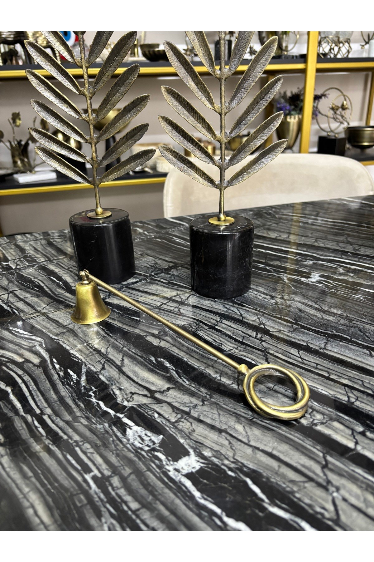 HALKA UÇLU ÇUBUKLU MUM SÖNDÜRÜCÜ-ANTİK BRONZ