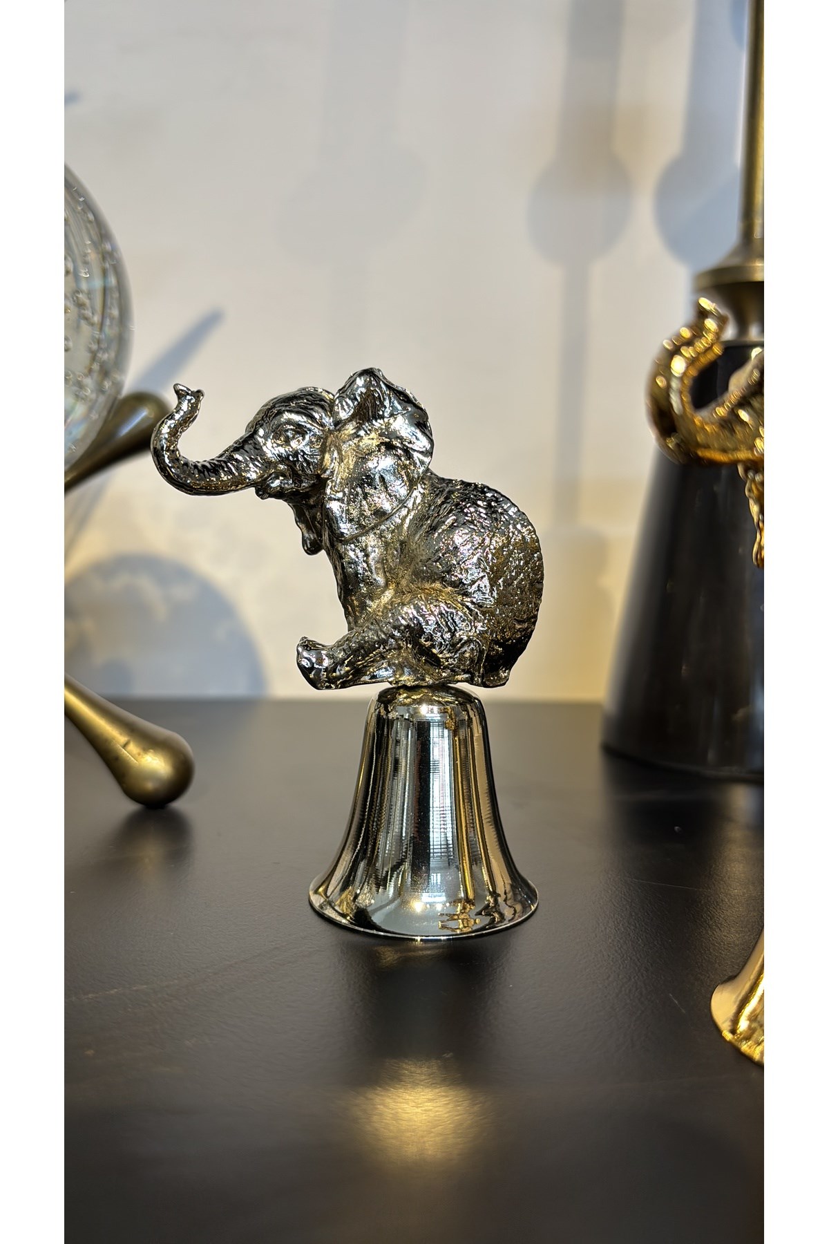 OTURAN FİLLİ SEVİMLİ ÇAN MUM SÖNDÜRÜCÜ-GÜMÜŞ