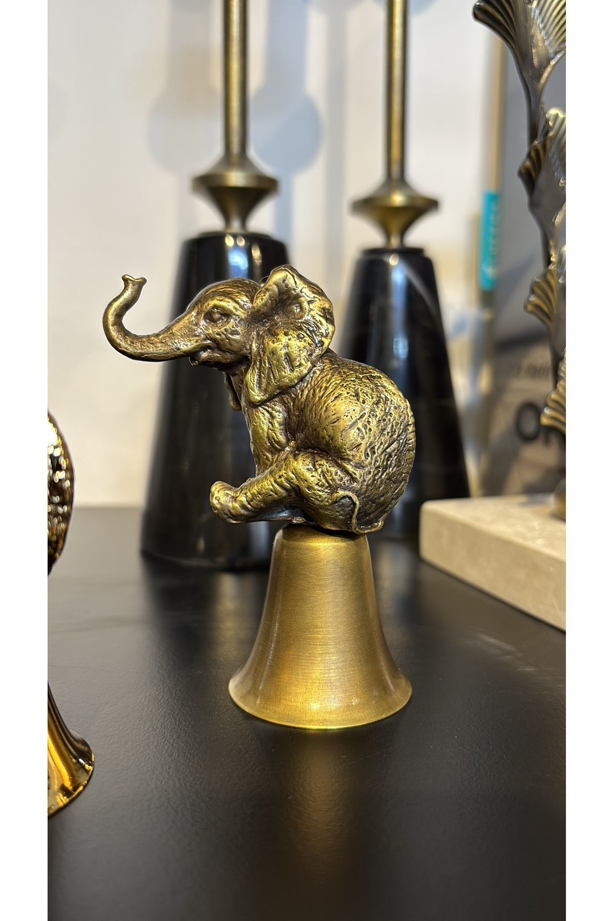 OTURAN FİLLİ SEVİMLİ ÇAN MUM SÖNDÜRÜCÜ-PİRİNÇ