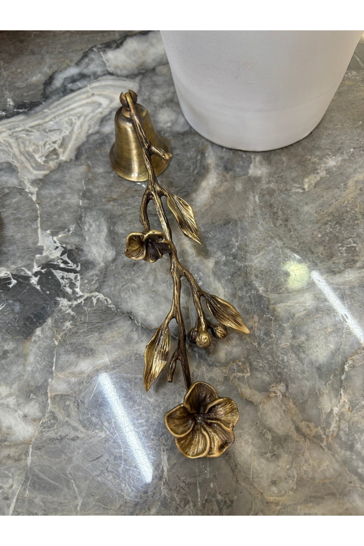 JAPON GÜLÜ MUM SÖNDÜRÜCÜ- ANTİK (ESKİTME BRONZ)