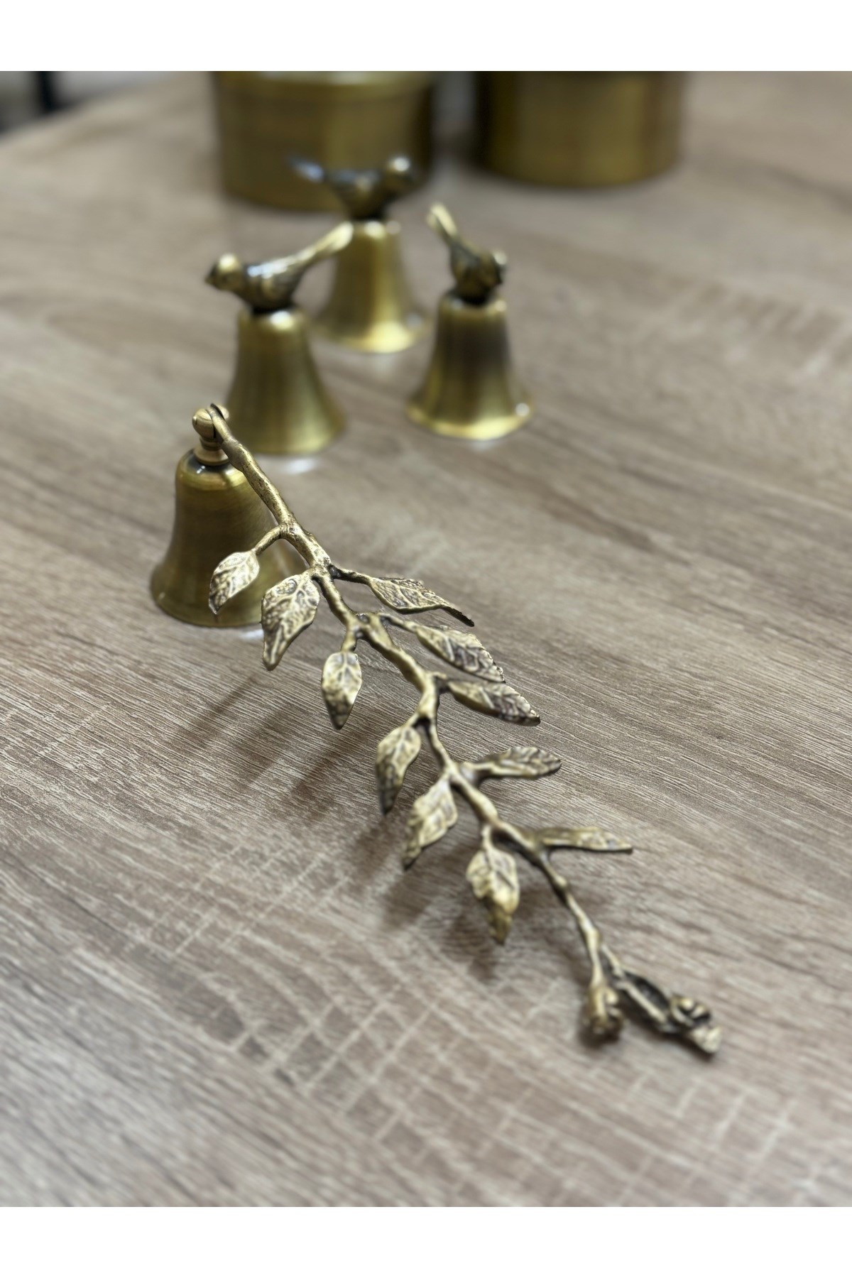 YAPRAKLI DALLI MUM SÖNDÜRÜCÜ-ESLKİTME (ANTİK BRONZ)