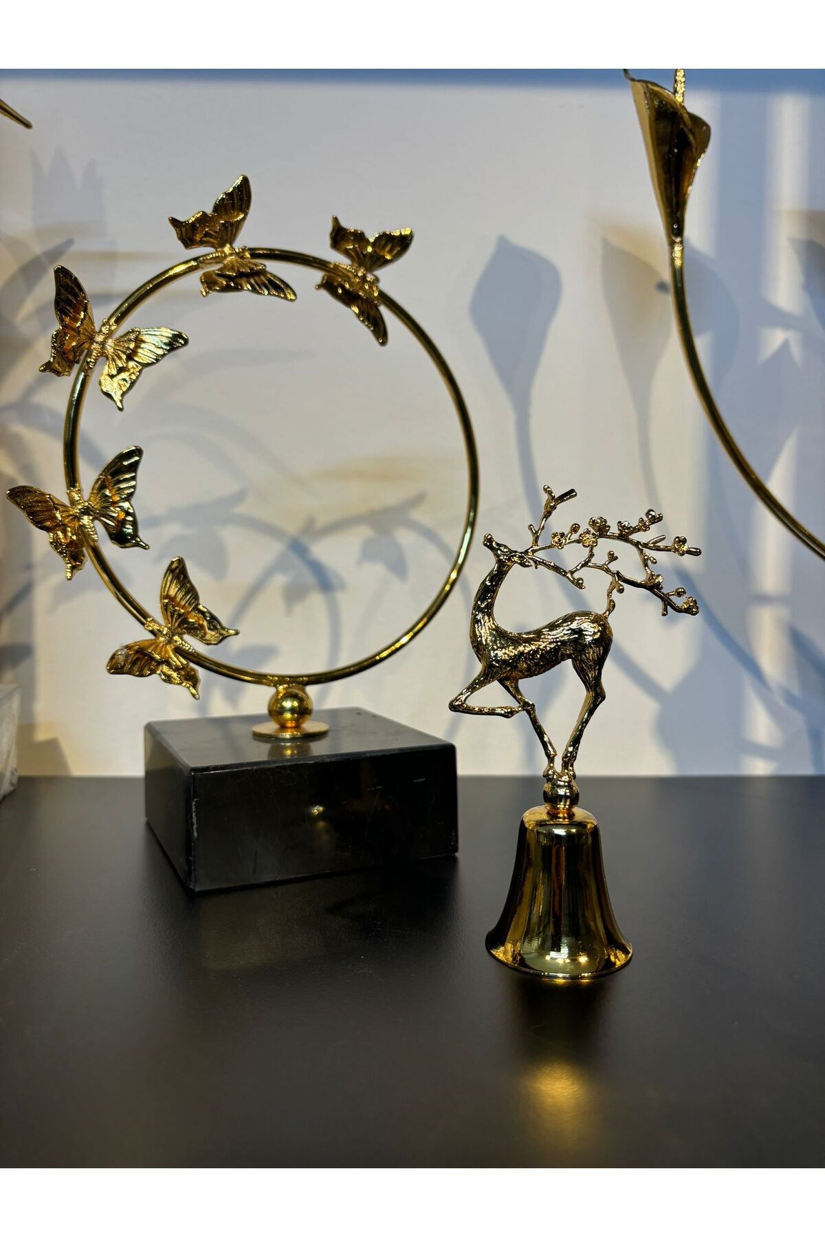 Çiçek Boynuzlu Geyikli Dekoratif Metal Çan Mum Söndürücü-gold