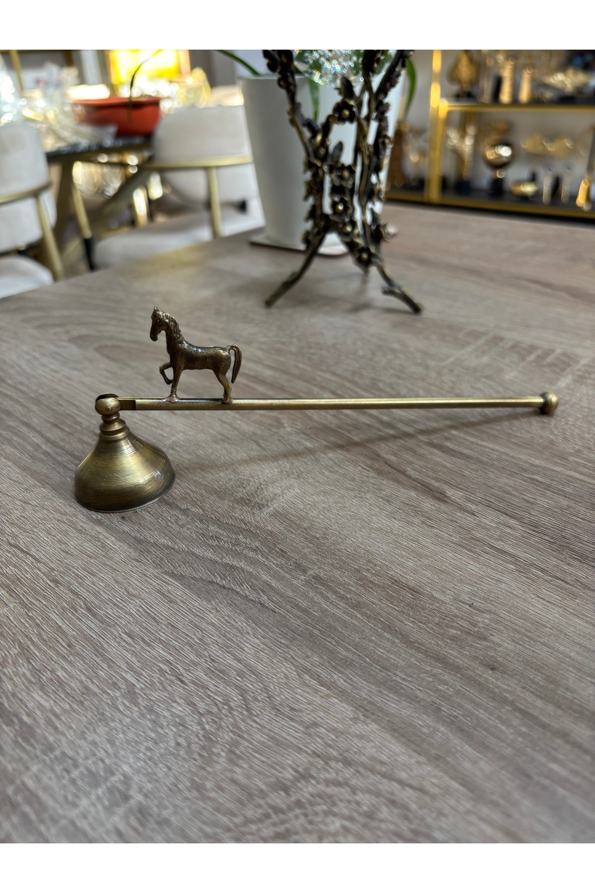 ATLI MUM SÖNDÜRÜCÜ-ANTİK BRONZ