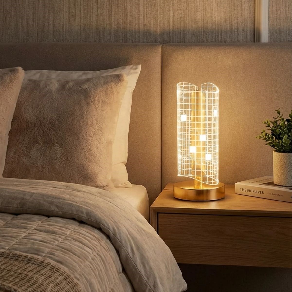 Dalgalı Silindirik Kristal Kareli Model LED Masa Lambası – Gold Tabanlı, Dokunmatik, 3 Renk Işık Modlu, Şarjlı Modern Dekoratif Gece Lambası — Veyo — görsel 3
