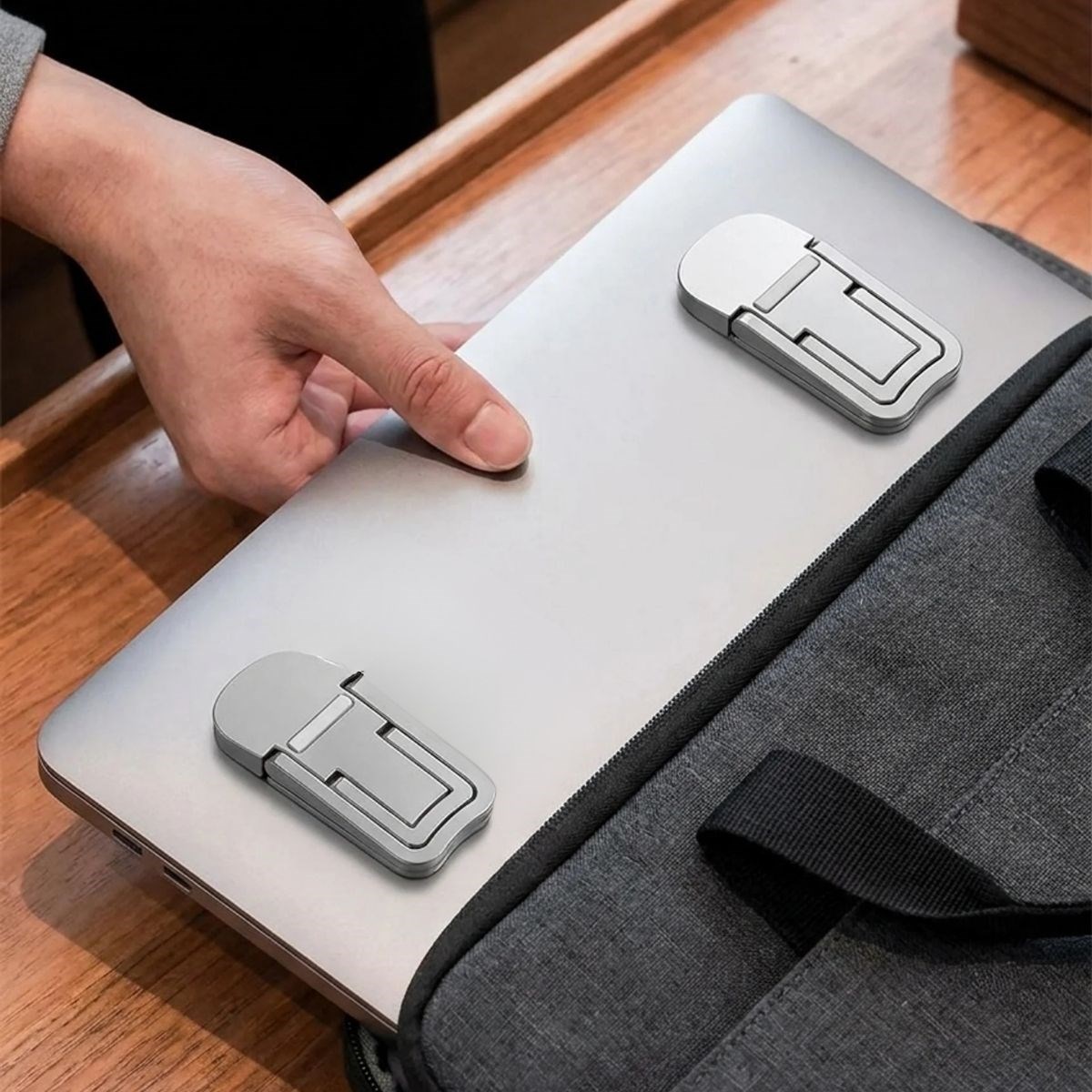 1 Çift Yapışkanlı Katlanabilir Laptop Standı – Mini Notebook Yükseltici, Taşınabilir Kaymaz Laptop Ayağı — Veyo — görsel 4