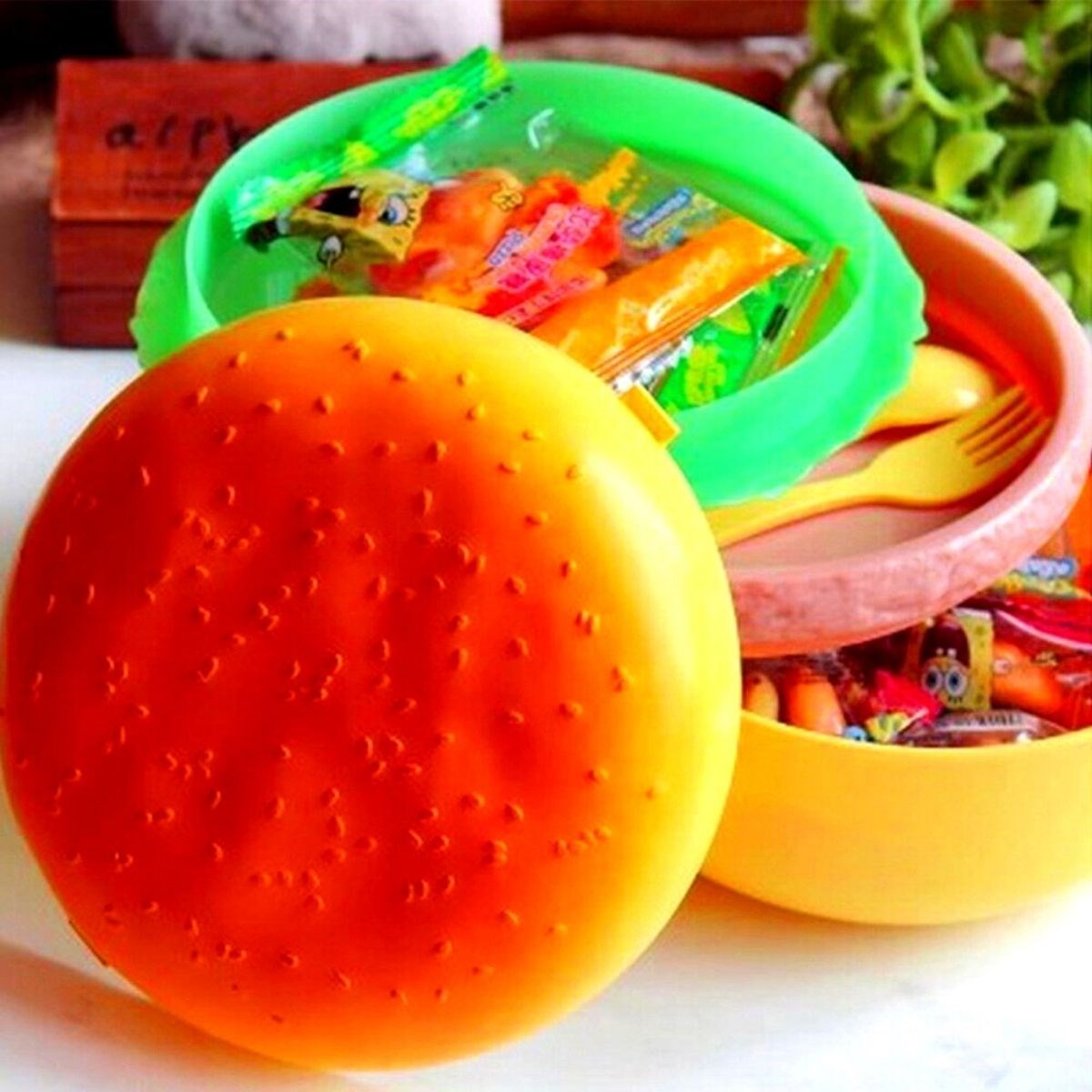 Hamburger Şekilli Beslenme Saklama Kabı 13x9x13 cm Çatal Bıçaklı Kilitlenebilir Yiyecek Kutusu