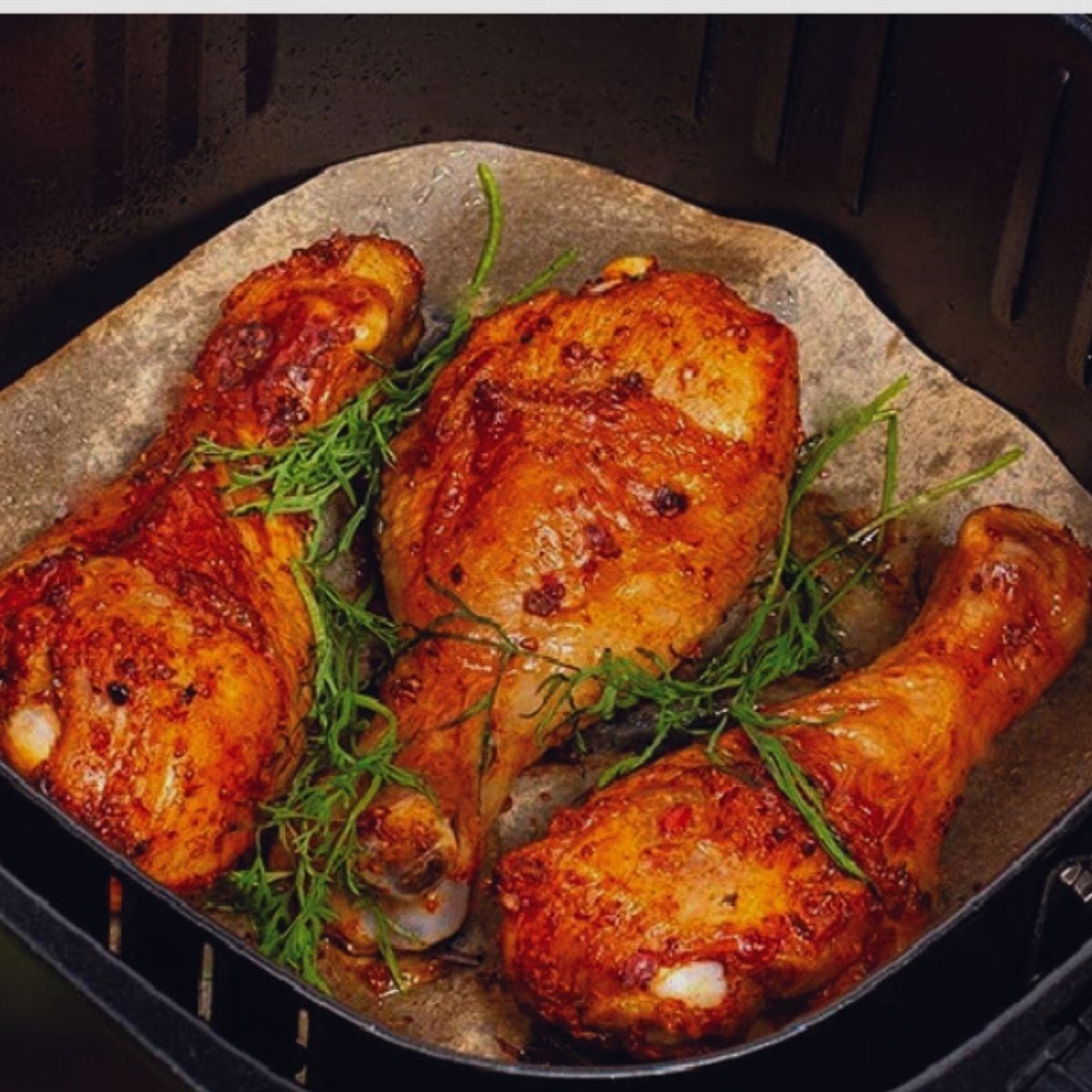 50 Adet Air Fryer Pişirme Kağıdı Tek Kullanımlık Yağ Su Geçirmez Yapışmaz Deliksiz Düz Kare Model — Veyo — görsel 7