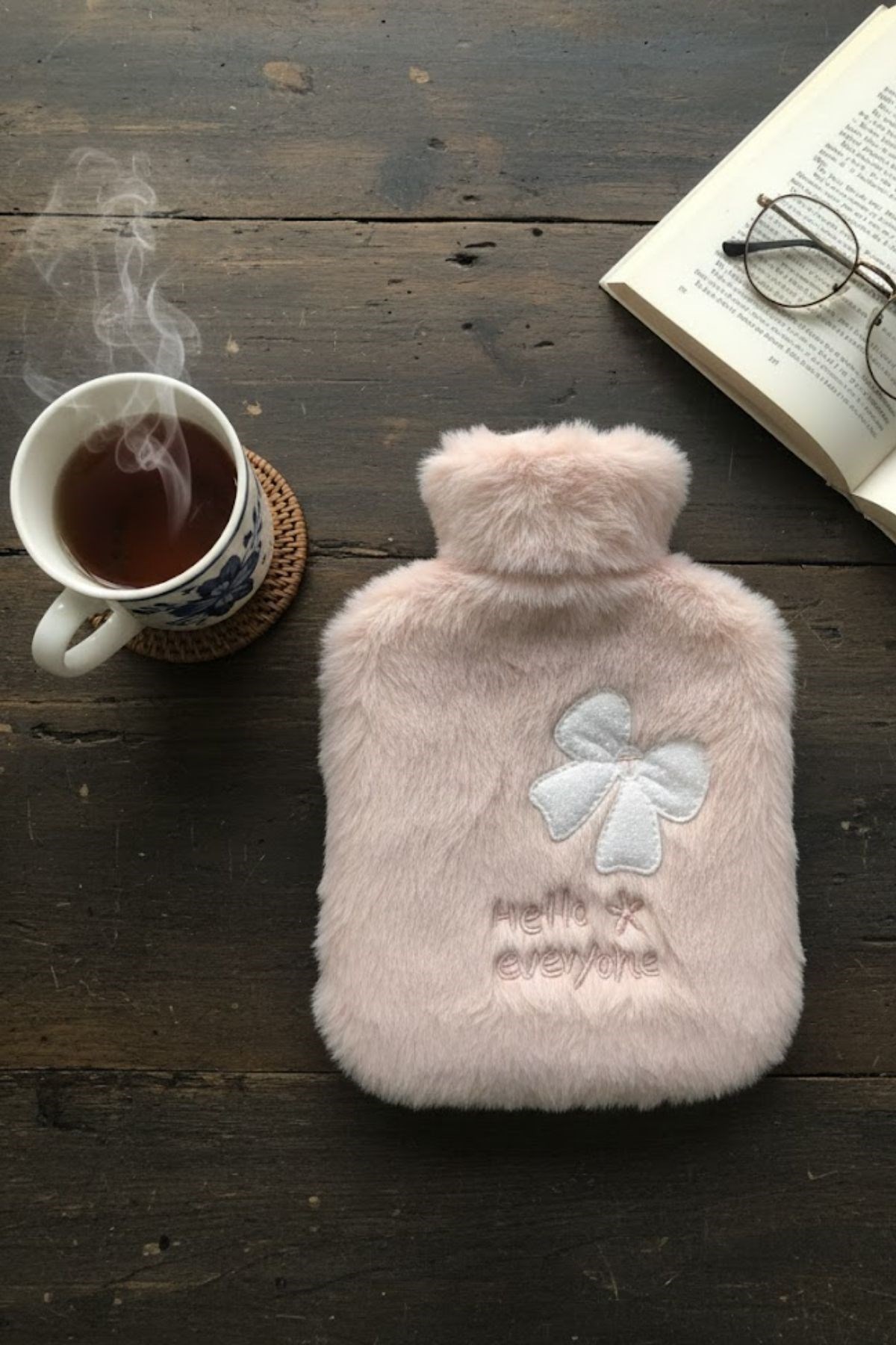 Hello Everyone Yazılı Kurdeleli Pembe Peluş Sıcak Su Torbası 1 Lt – Yumuşak Kılıf, Uzun Süre Sıcak Tutan Termal Su Torbası — Veyo — görsel 6
