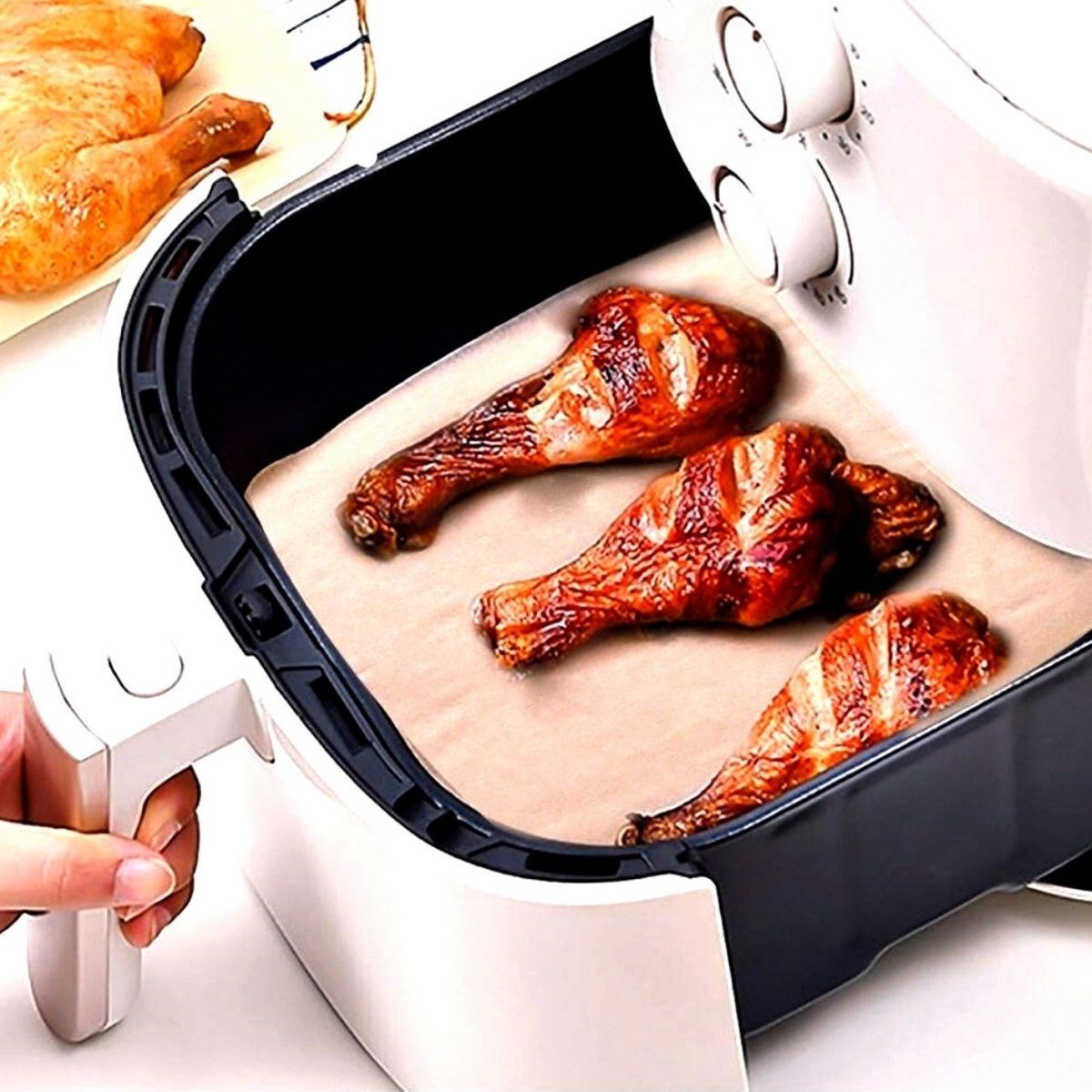 50 Adet Air Fryer Pişirme Kağıdı Tek Kullanımlık Yağ Su Geçirmez Yapışmaz Deliksiz Düz Kare Model — Veyo — görsel 4