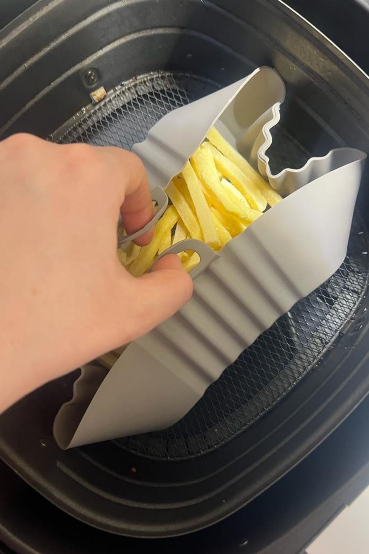 Renkli Isıya Dayanıklı Yıkanılabilir Silikon Fırın Airfryer Kare Model Pişirme Matı 20 cm — Veyo — görsel 5