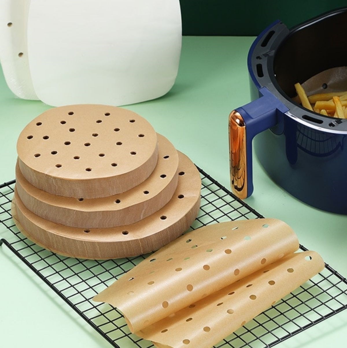 50 Adet Air Fryer Pişirme Kağıdı Tek Kullanımlık Gıda Pişirme Kağıdı Delikli Yuvarlak Model — Veyo — görsel 5