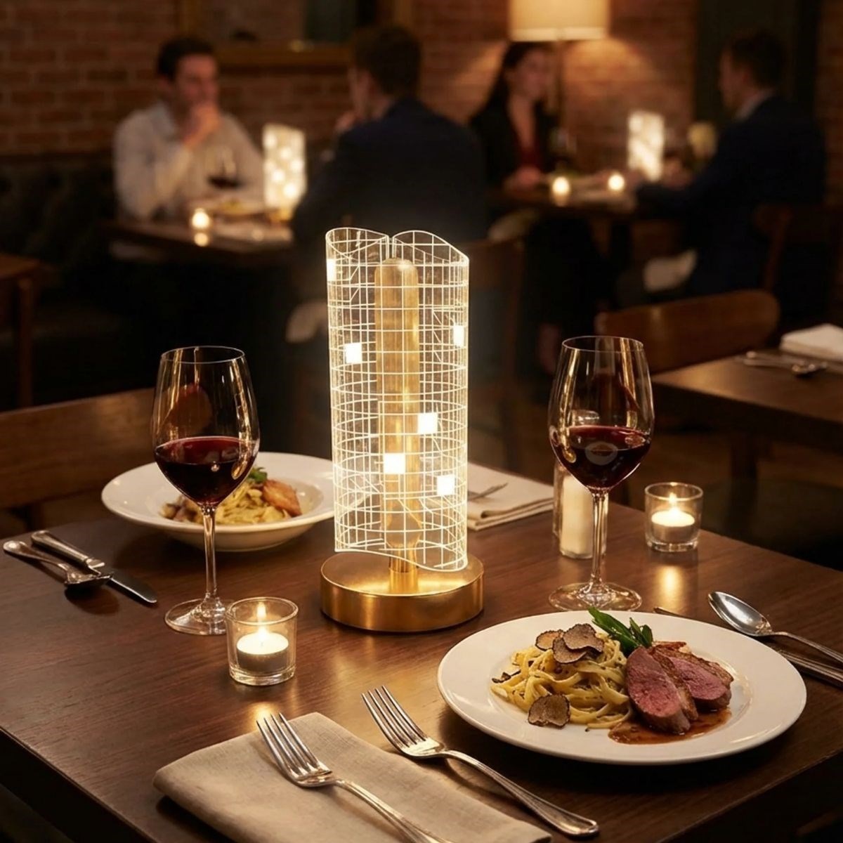 Dalgalı Silindirik Kristal Kareli Model LED Masa Lambası – Gold Tabanlı, Dokunmatik, 3 Renk Işık Modlu, Şarjlı Modern Dekoratif Gece Lambası — Veyo