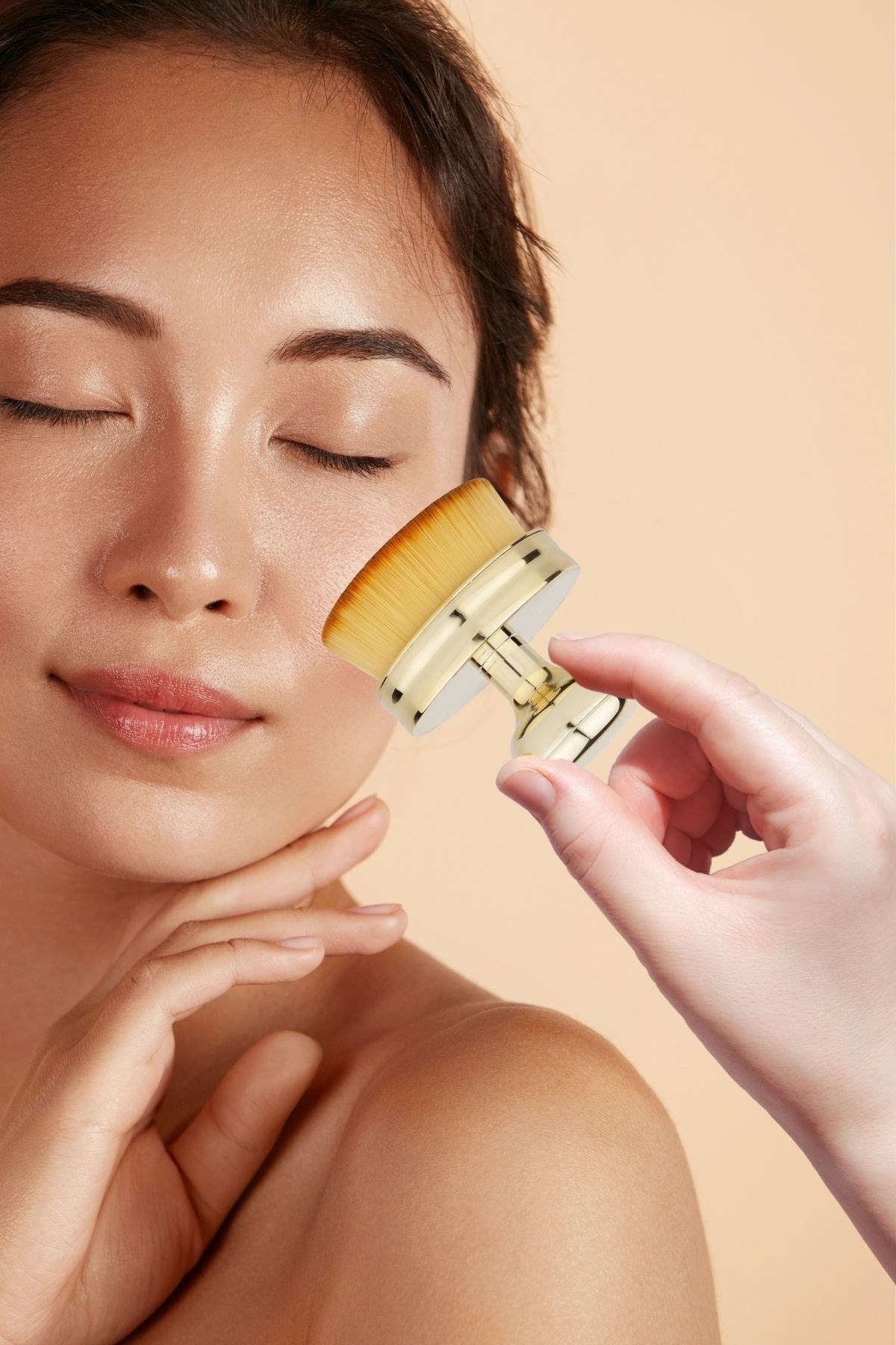 BUFFER® Profesyonel Geniş Pratik Tutma Saplı Gold Büyük Fondöten Yayma Fırçası