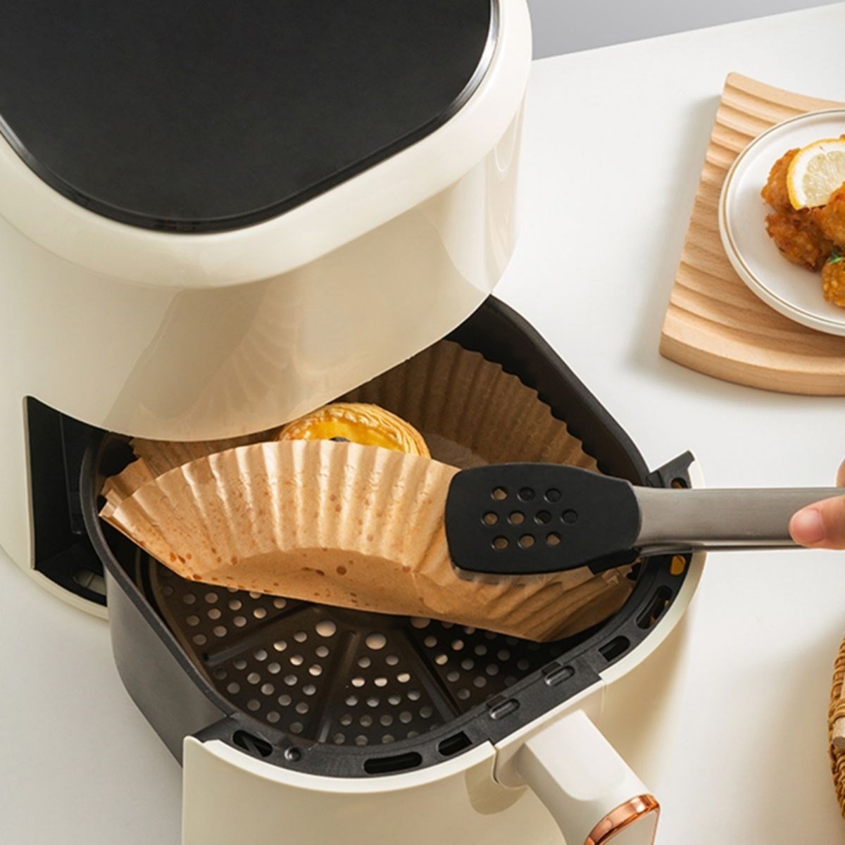 50 Adet 20 cm Air Fryer Pişirme Kağıdı Tek Kullanımlık Yağ Geçirmez Yuvarlak Tabak Model PVC — Veyo — görsel 4
