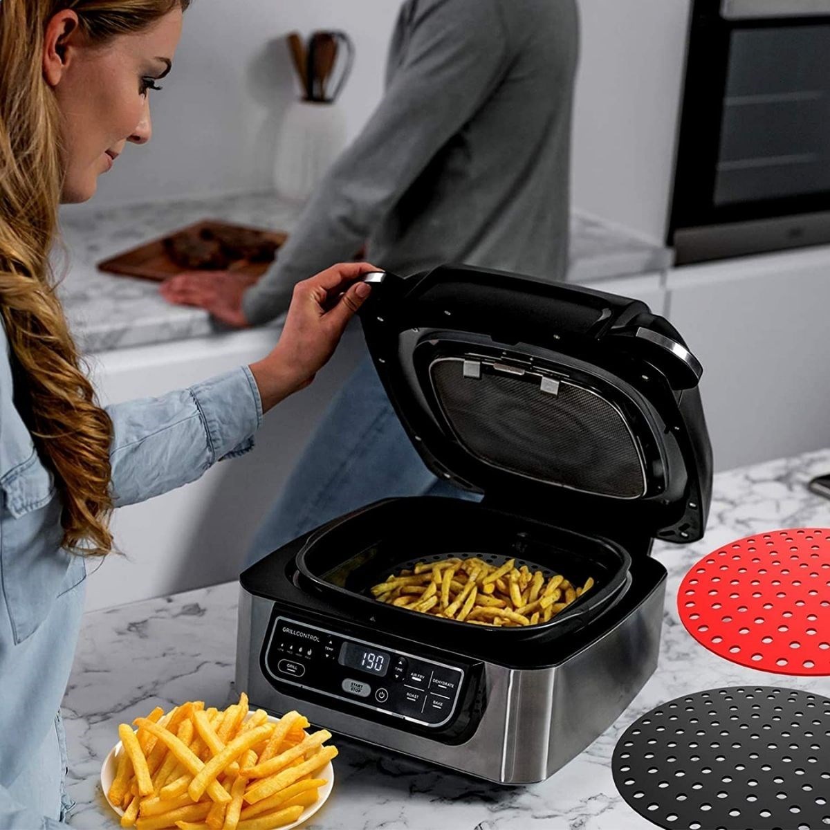 Siyah Isıya Dayanıklı Yıkanılabilir Silikon Fırın Ve Airfryer Yuvarlak Model Pişirme Matı 23 Cm — Veyo — görsel 5