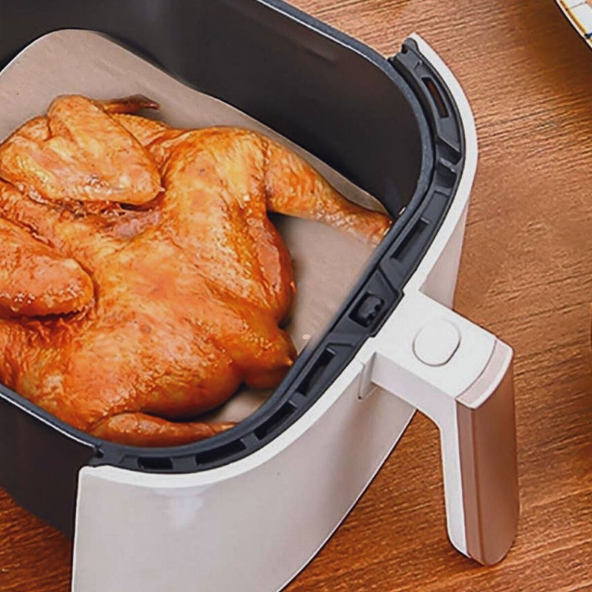 50 Adet Air Fryer Pişirme Kağıdı Tek Kullanımlık Yağ Su Geçirmez Yapışmaz Deliksiz Düz Kare Model — Veyo — görsel 2
